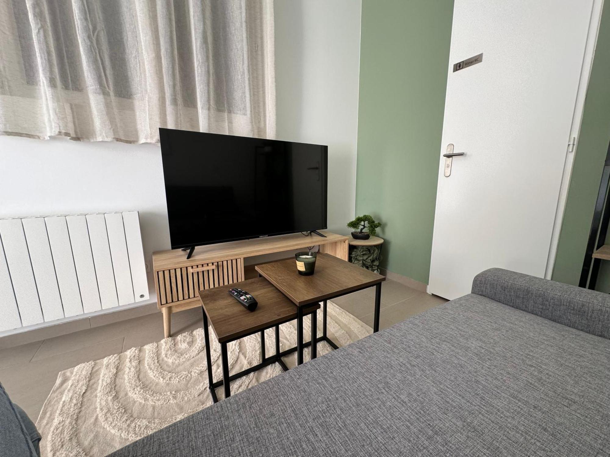 Eden Apartment *